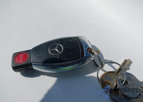 2009 Mercedes-Benz C 300 Luxury 4Matic/Sport 4Matic из США, поврежденный, VIN WDDGF81X39R069285